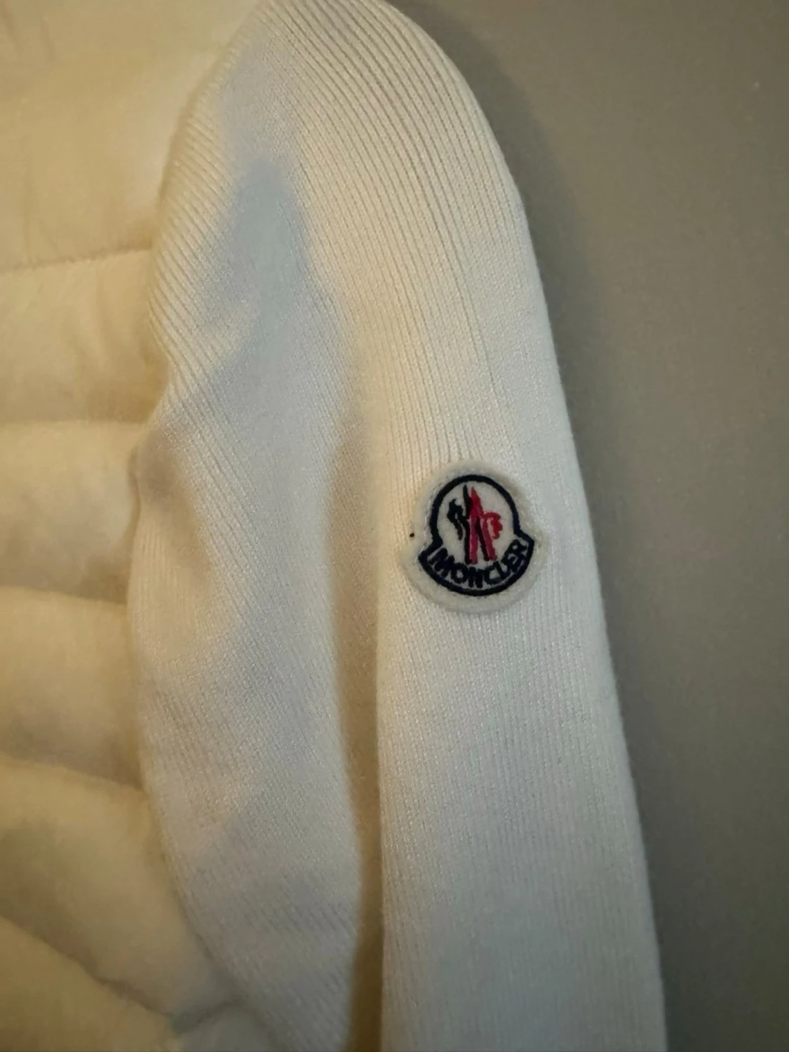  Fin vit Moncler cardigan  - 1