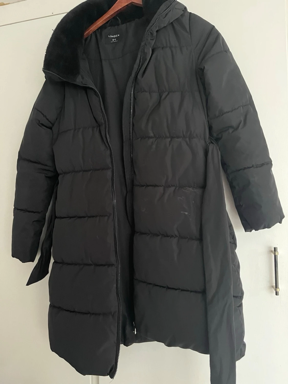 Svart lång pufferjacka från Lindex - 3