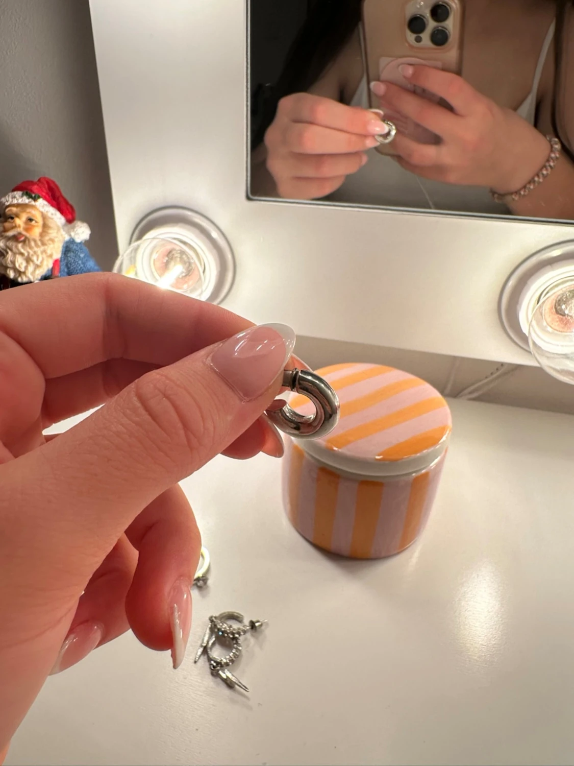 Snygg silverfärgad väst i syntet - 1