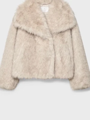 Stradivarius Faux Fur Coat - Stradivarius Faux Fur Coat i beige strl S, helt oanvänd med prislapp