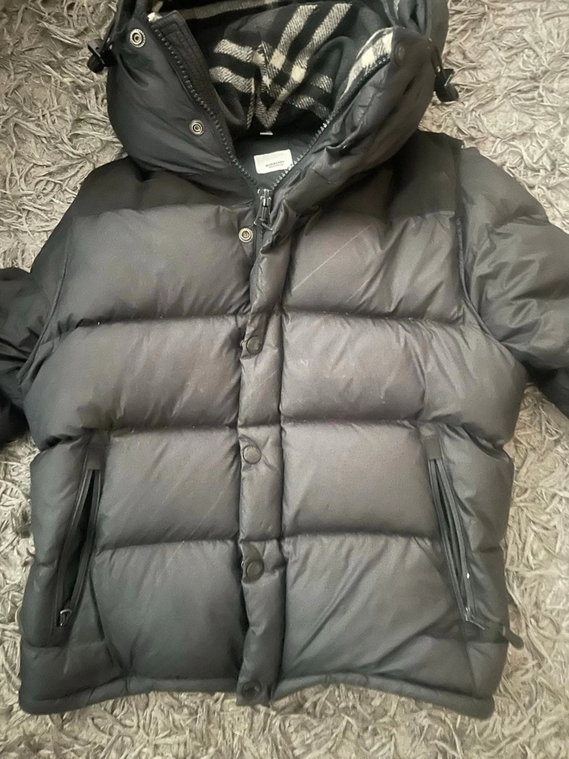 Svart pufferjacka från Burberry S äkta  - 4