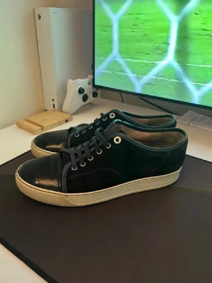 Lanvin Captoe Mörkblå - Säljer mina feta lanvins i mkt bra skick! || MÖRBLÅA ✅ || Strolek 42 || Äkta ||