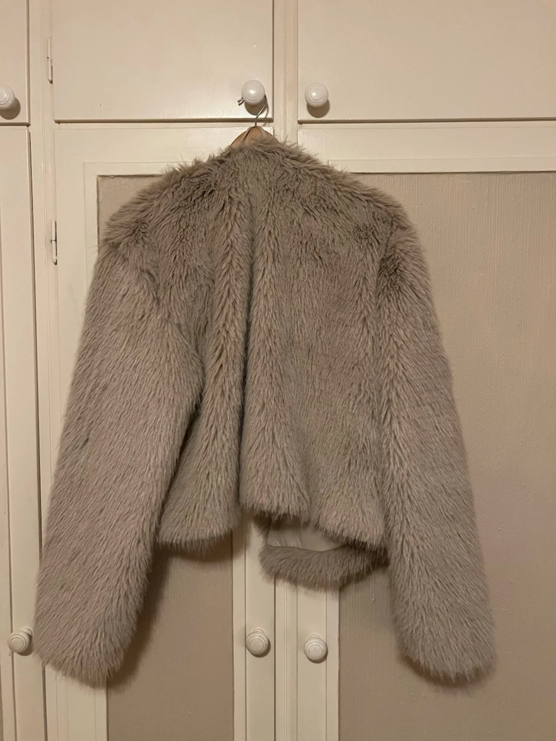 Beige pälsjacka - 1