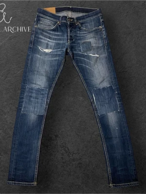 Dondup jeans - Riktigt snygga Dondup jeans med snygga fades och slitningar  Priset kan prutas vid en snabb och smidig affär  Vid frågor och funderingar hör av er