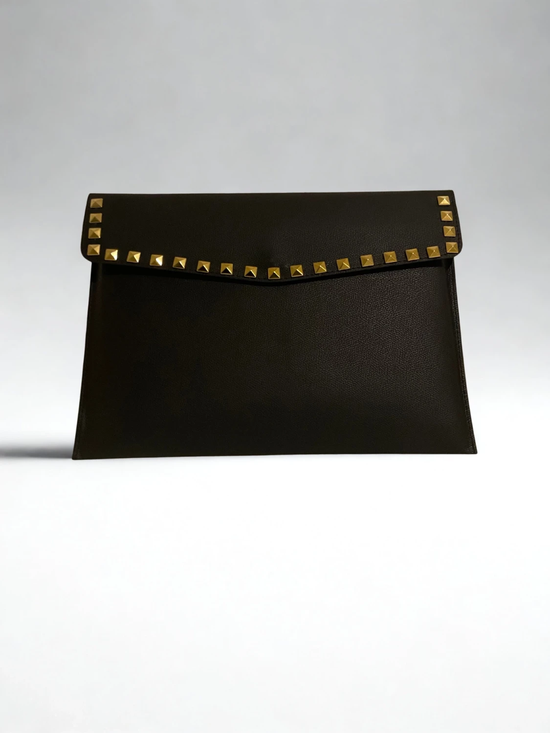 Datorfodral med guld nitar i läder imitation  - 1