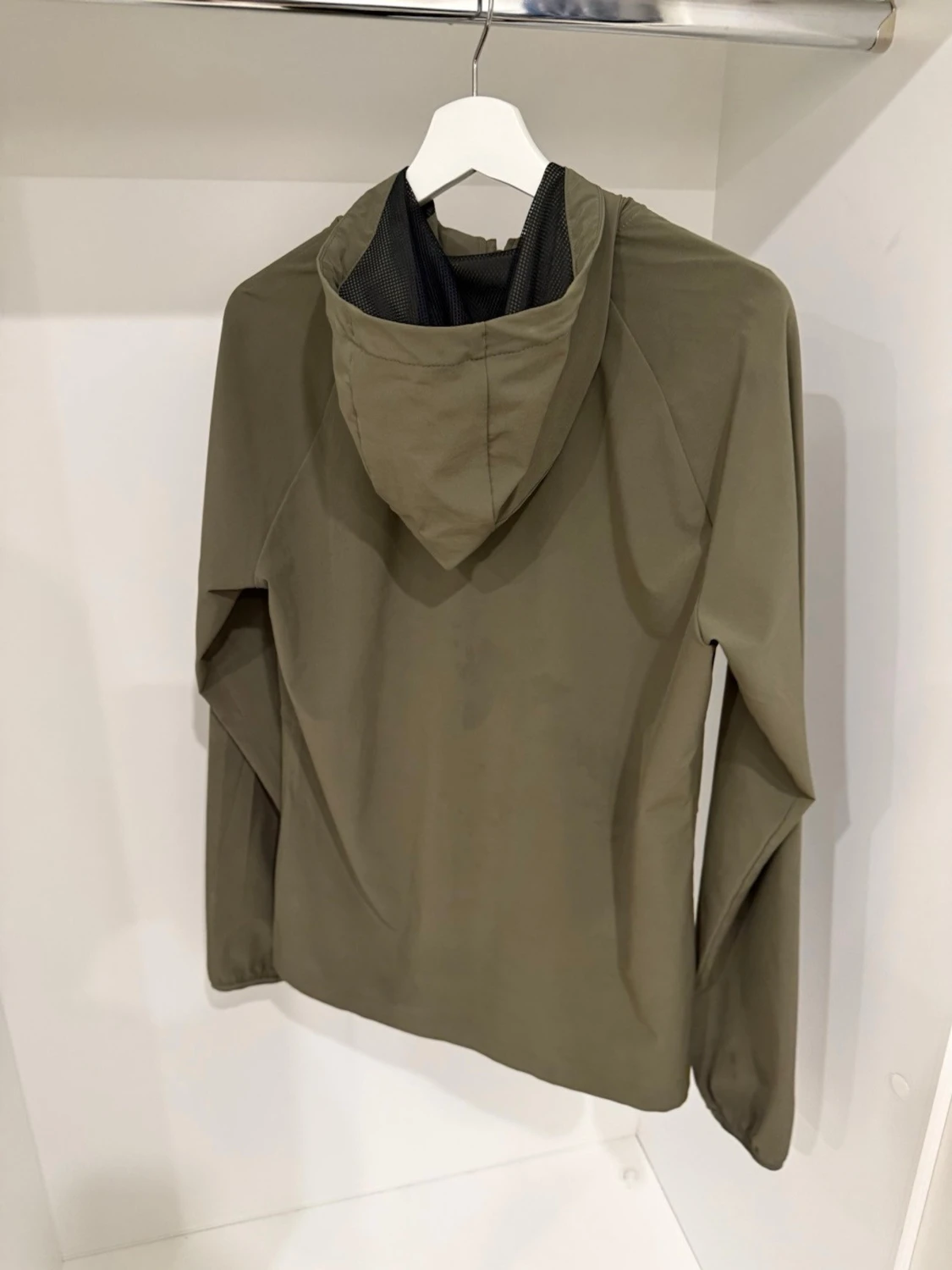 Under Armour windbreaker  - 2