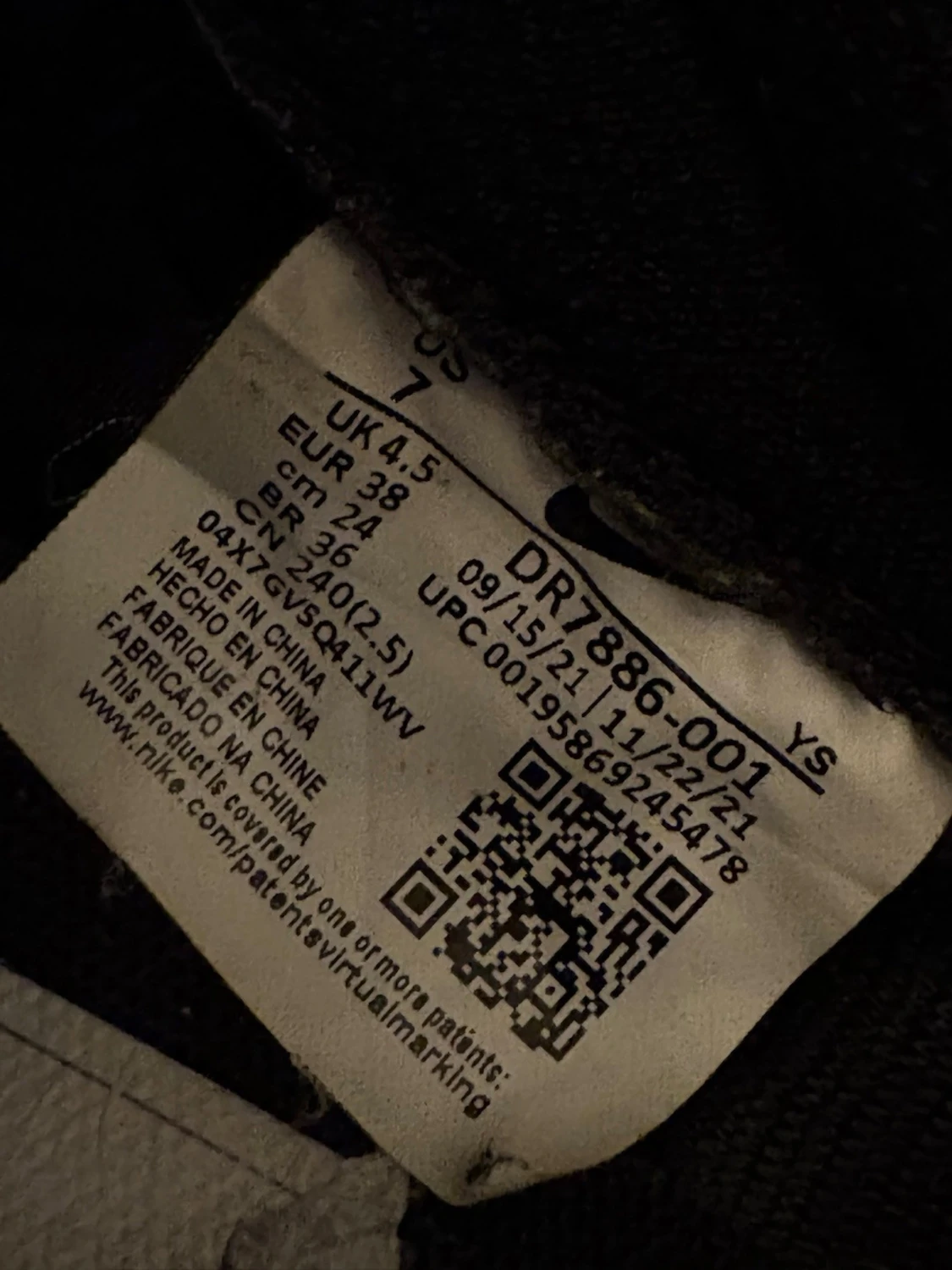 Svarta Nike sneakers med vita detaljer  - 5