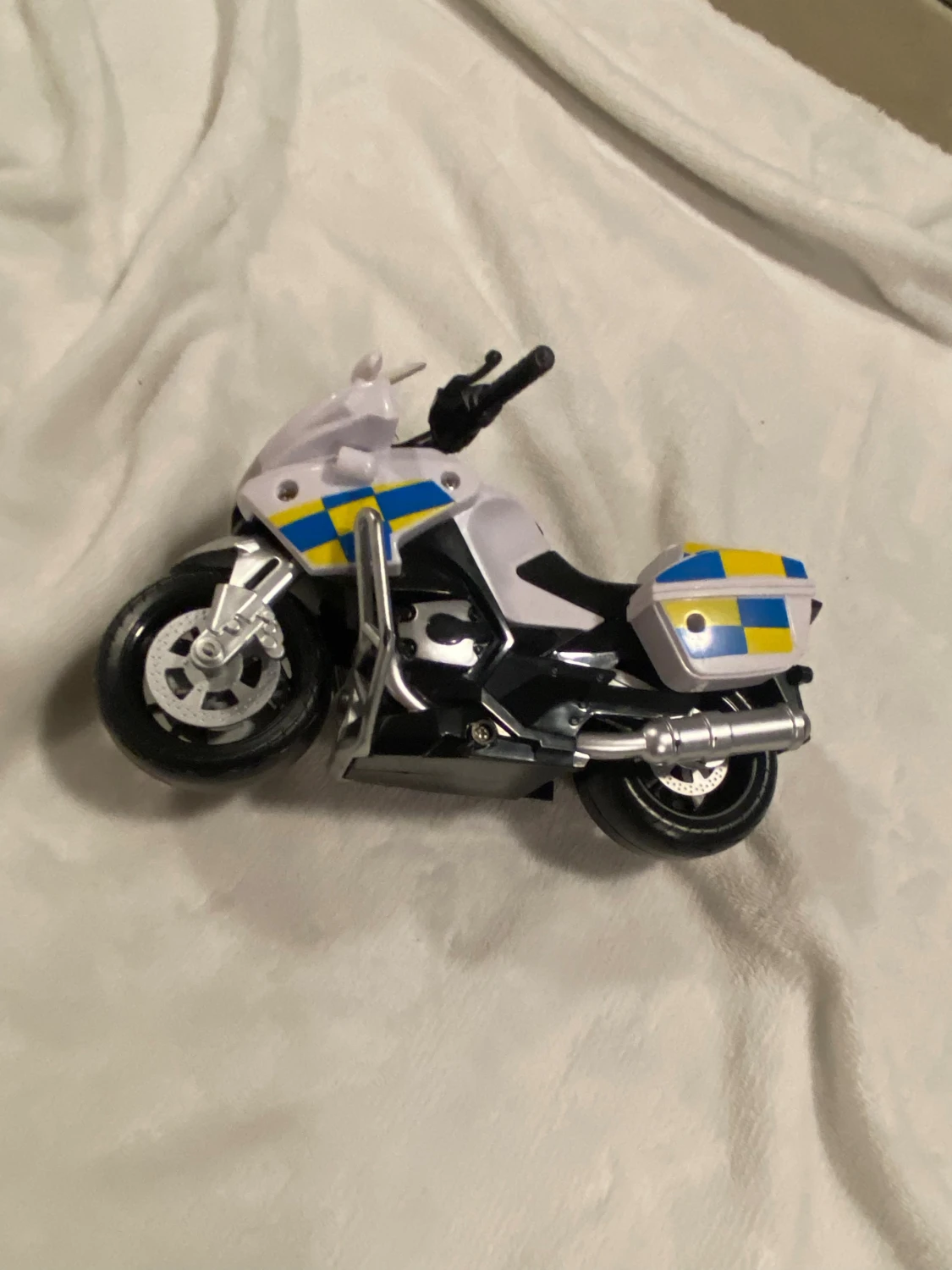 Ingen väst synlig på bilderna - 2