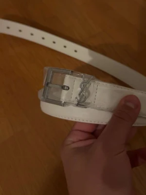 Bälte - Helt ny Ysl bälte. 