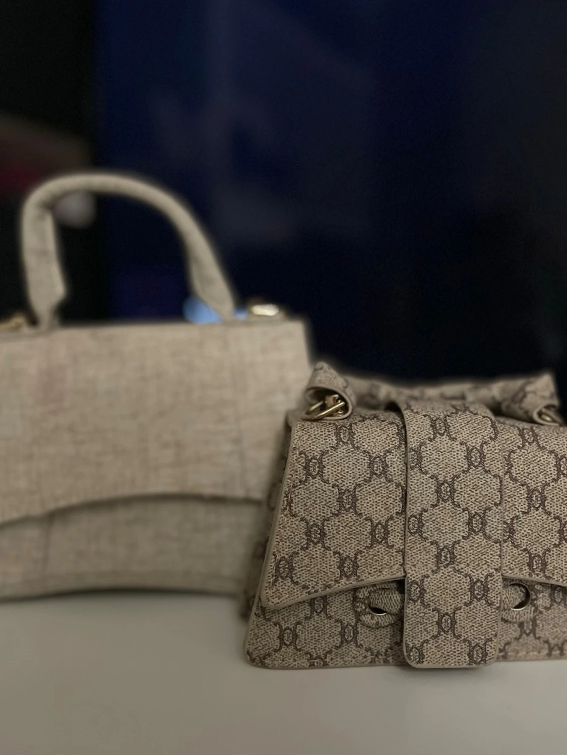 Stilrena väskor i beige toner – säljes styckvis