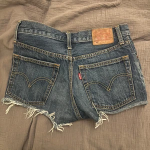 Jeansshorts Levi's - Lågmidjade jeansshorts från Levis! Så snygga😍 