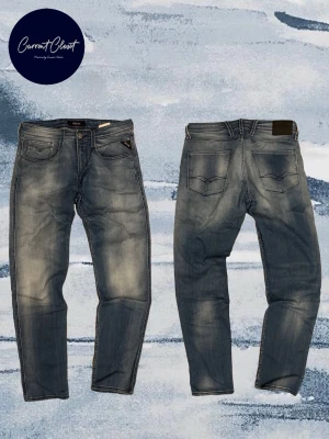 Replay Anbass slim 31/32 - En väldigt stilren och snygg byxa med snygg unik tvätt. Inga defekter och bra skick.