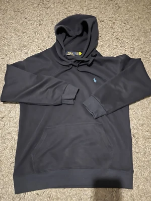 Hoodie stl M - Mkt fin hoodie stl m.knappt använd 