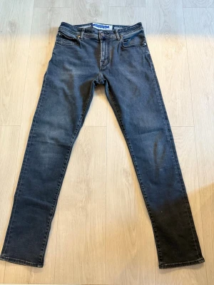 Jacob Cohen Bard - Ett par schyssta Jacob Cohen Bard. Storlek W34, absolut inga defekter. Först till kvarn får alltid bäst pris 💯. Vid mer frågor skriv i dm 