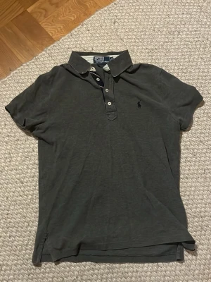 Ralph Lauren piké - Säljer denna unika piké från Ralph Lauren✨| Skick: Mycket bra | Storlek: S | Skriv vid minsta fundering🤝🫡