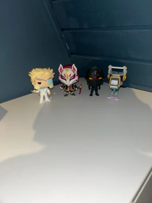 Pop figurer  - Säljer 4 POP figurer, Kom med prisförslag! Säljs för 150 kr styck 