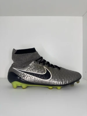 Magista silver - Magista med silverfärg ACC gjorda 2014