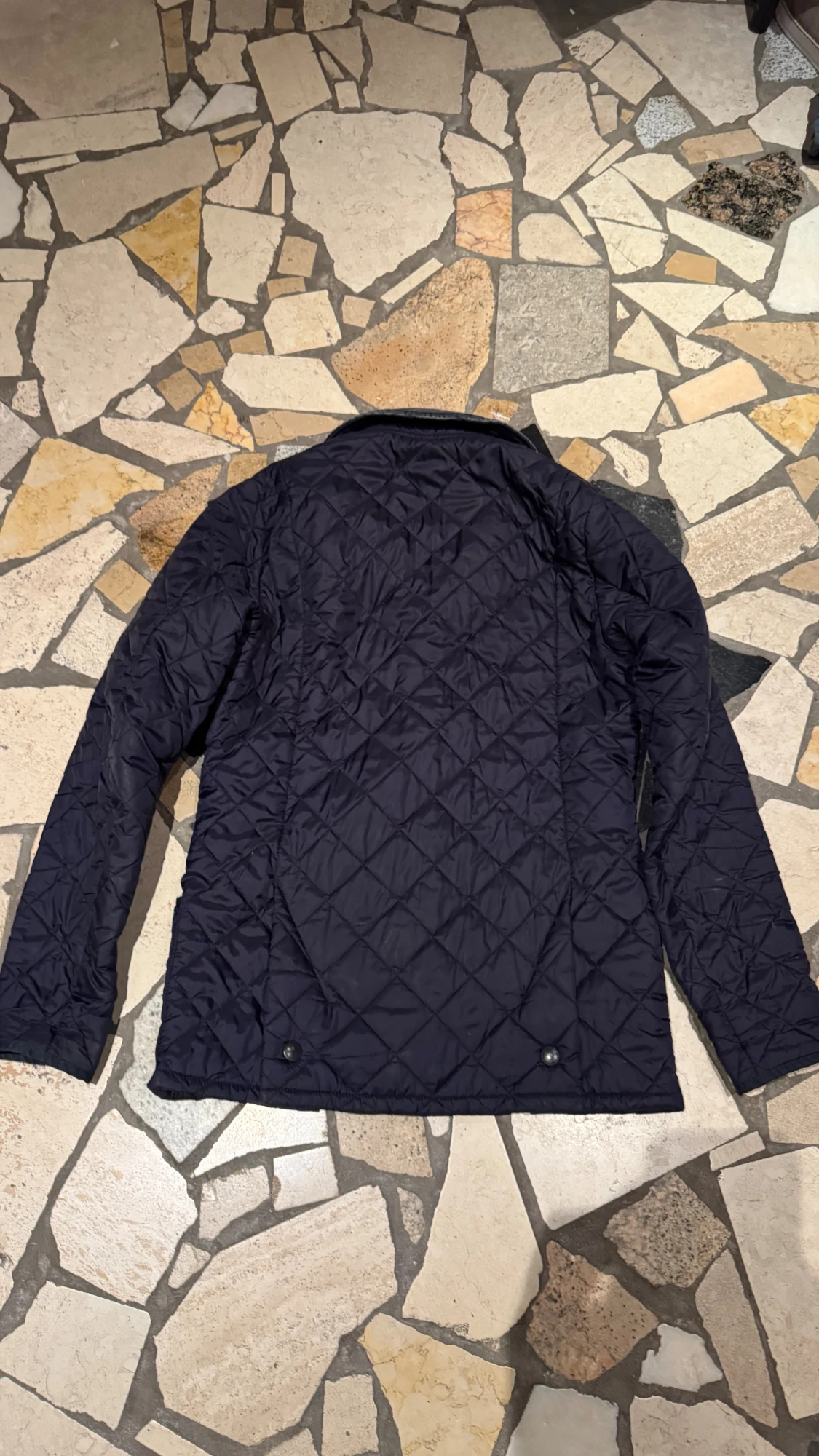 Mörkblå quiltad jacka från Barbour - 3