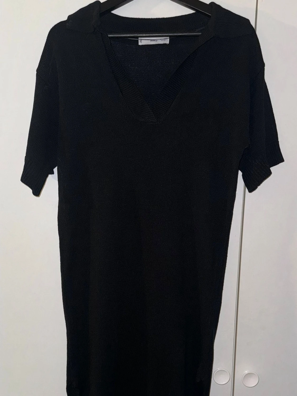 Svart stickad klänning från MNG