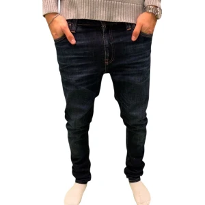 Nudie Jeans - Hej! Säljer dessa väldigt eftertraktade och snygga Nudie Jeans | Storlek: W32/L32 | Skicket är mycket bra, inga tecken på användning | Modellen är 175 och väger 75kg | Pris kan diskuteras! | Hör av dig vid intresse eller minsta fundering!