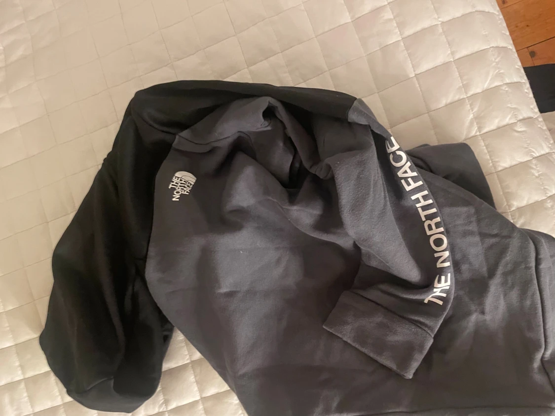 North Face hoodie - 1