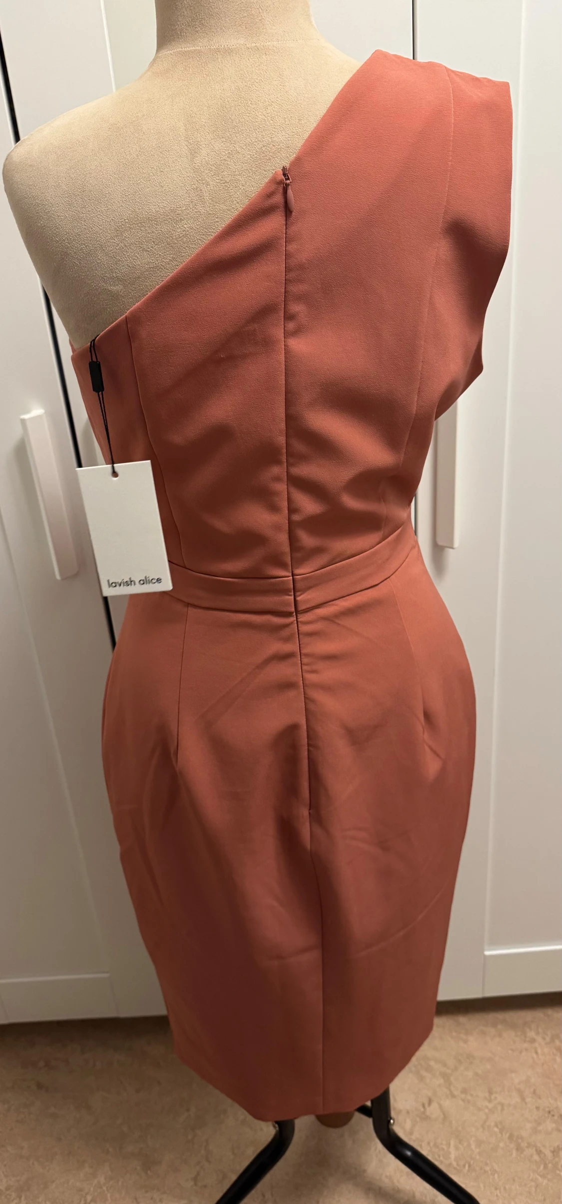 Rostfärgad omlottklänning Lavish Alice - 1