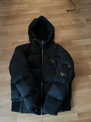 Fin puffer jacka från pra - Fin puffer jacka kom privat för mer bilder 