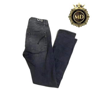Dondup jeans mörkgrå  - Snygga dondup jeans | färg: grå | skicka: mycket bra | storlek: w31 | nypris: ca 3000 |skriv vid fundering | Mvh MD closet⚜️