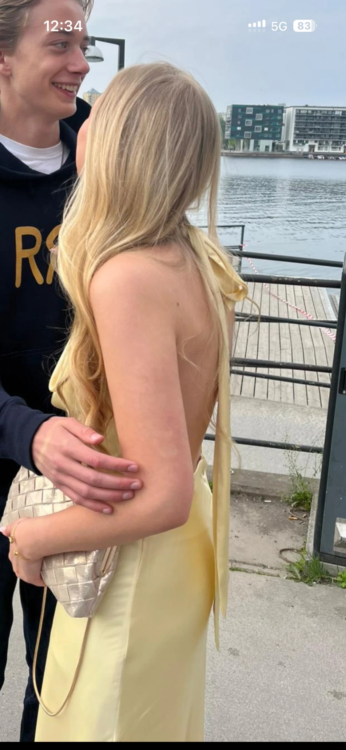 Balklänning med öppen rygg - 3