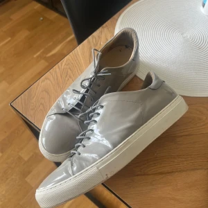 Arigato - Sparsamt använda i fint skick. Dustbag följer med