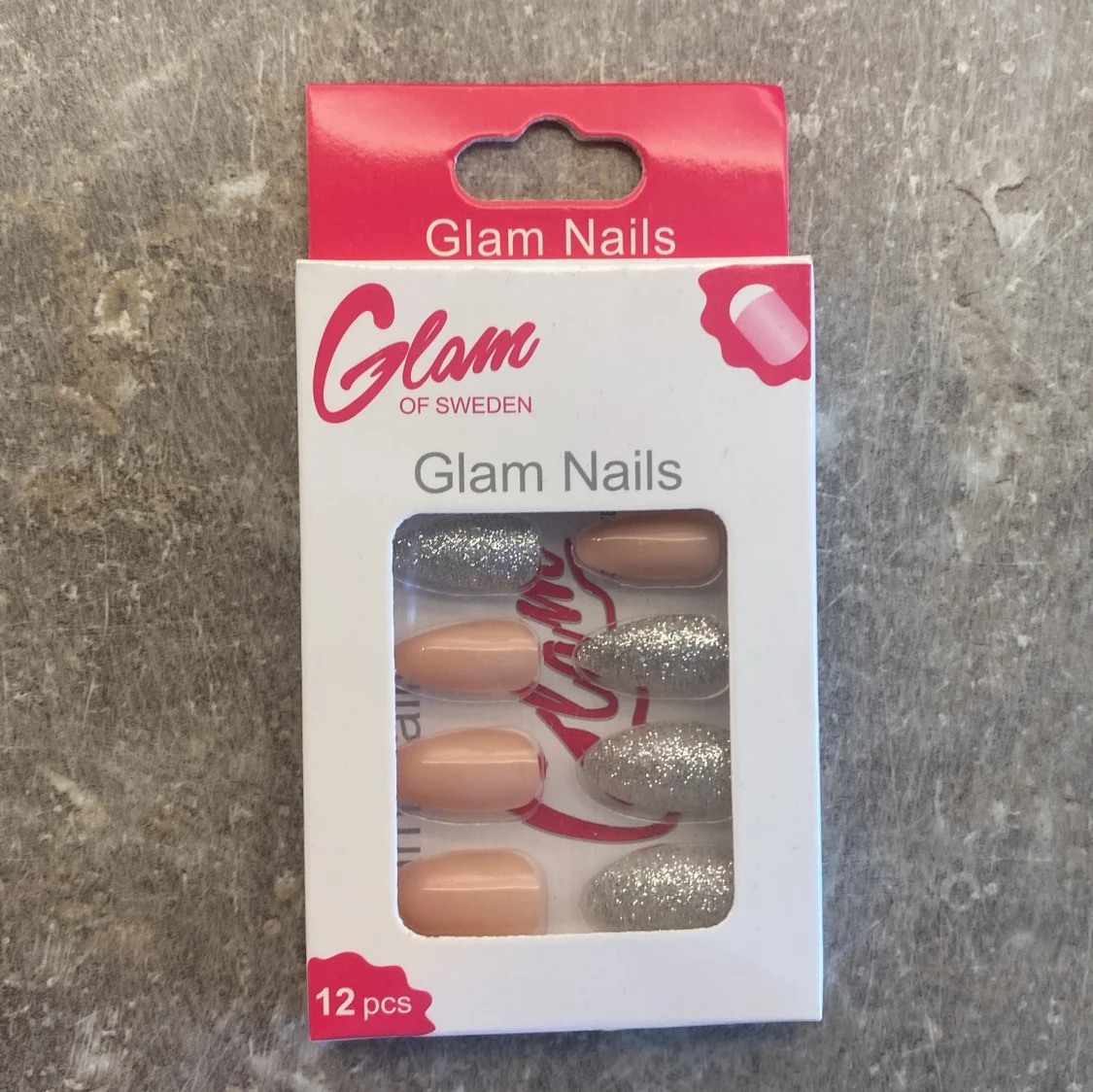 Glam of Sweden lösnaglar nude & silver