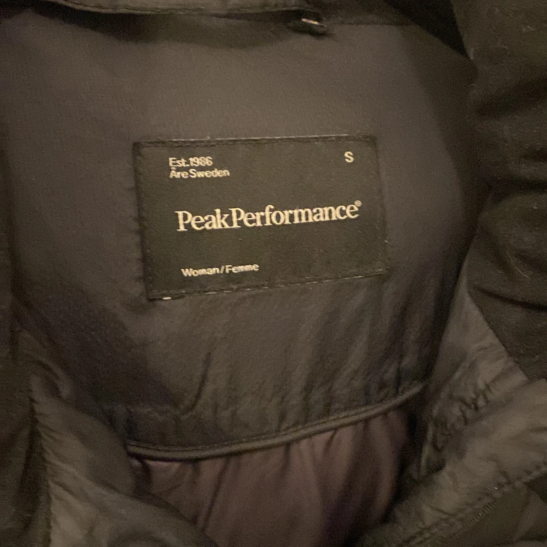 Svart dunjacka Peak Performance S - 2