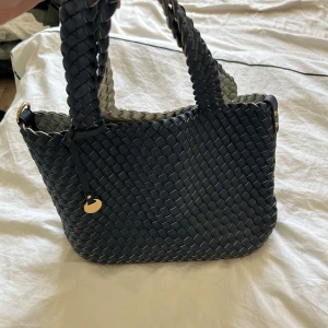 Blå väska  - Super fin blå väska!! Köpt utomlands 💙