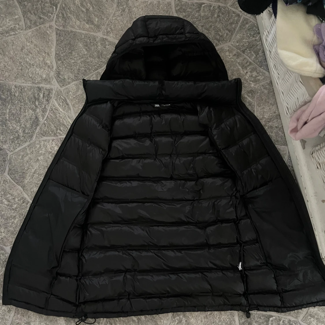 Svart dunväst från Zara XS - 4