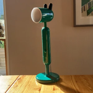 Skrivbordslampa  - Grön skrivbordslampa från IKEA modell: KRUX original pris 299kr 