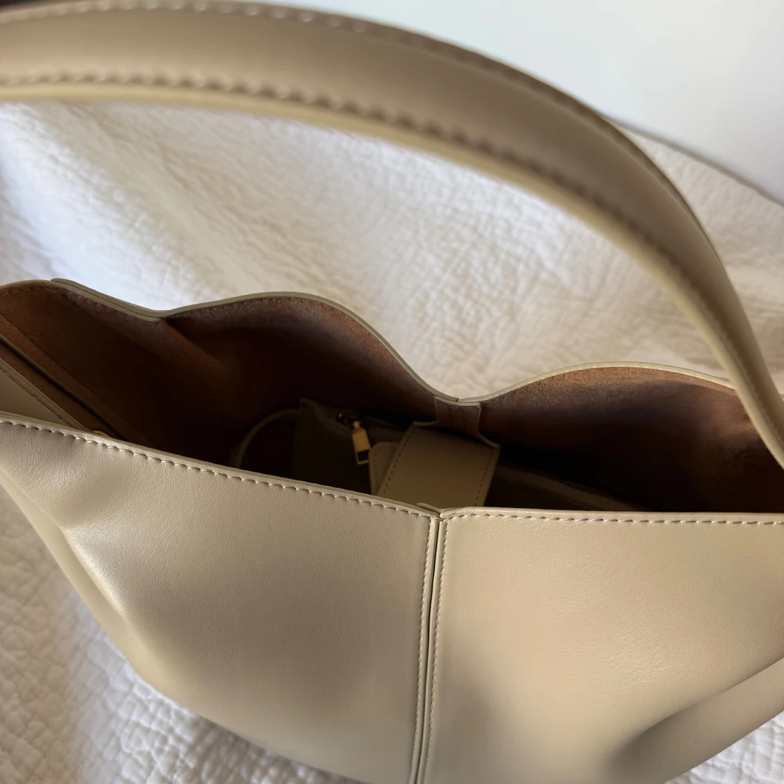 Beige axelväska från Zara  - 2