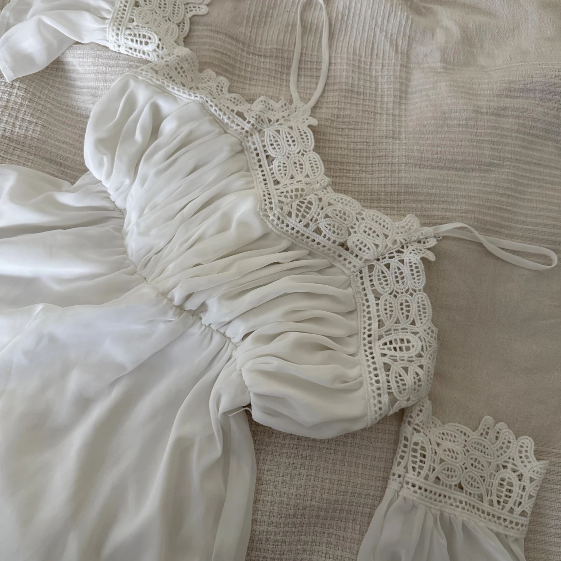 Vit jumpsuit från Girl In Mind