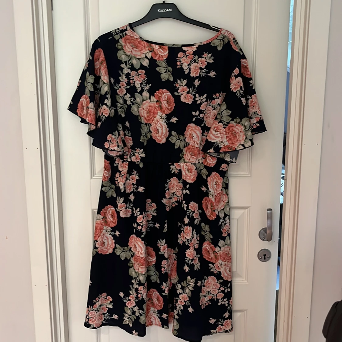 Blommig kortklänning från SHEIN Curve - 1