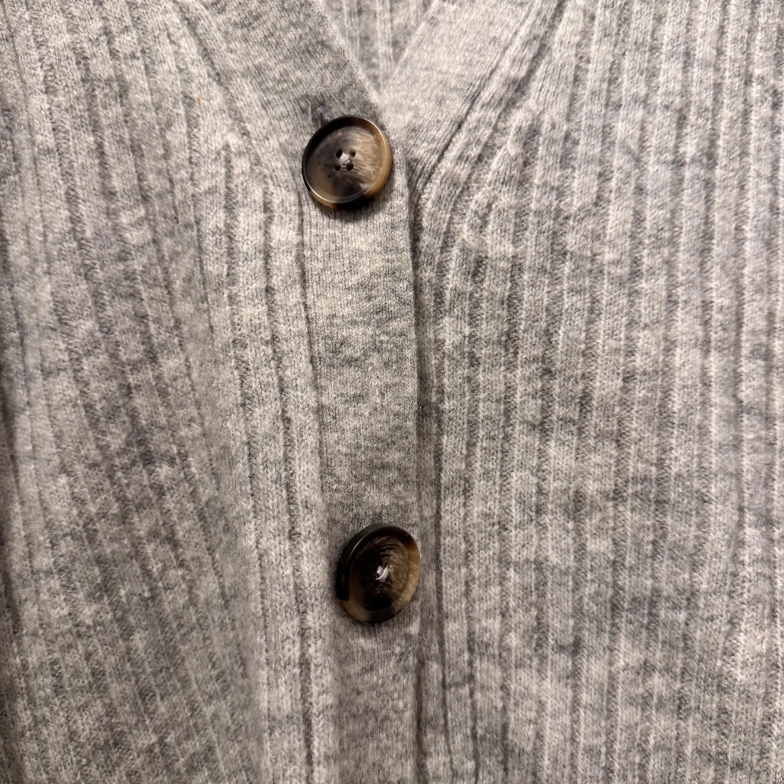 Grå ribbstickad kofta från H&M - 3