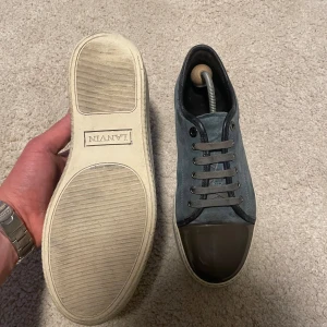 Lanvin skor - Turkos/Grå Uk6 Condition: 8/10 små synliga flaws Pris: 1799kr Kom privat vid funderingar och köp