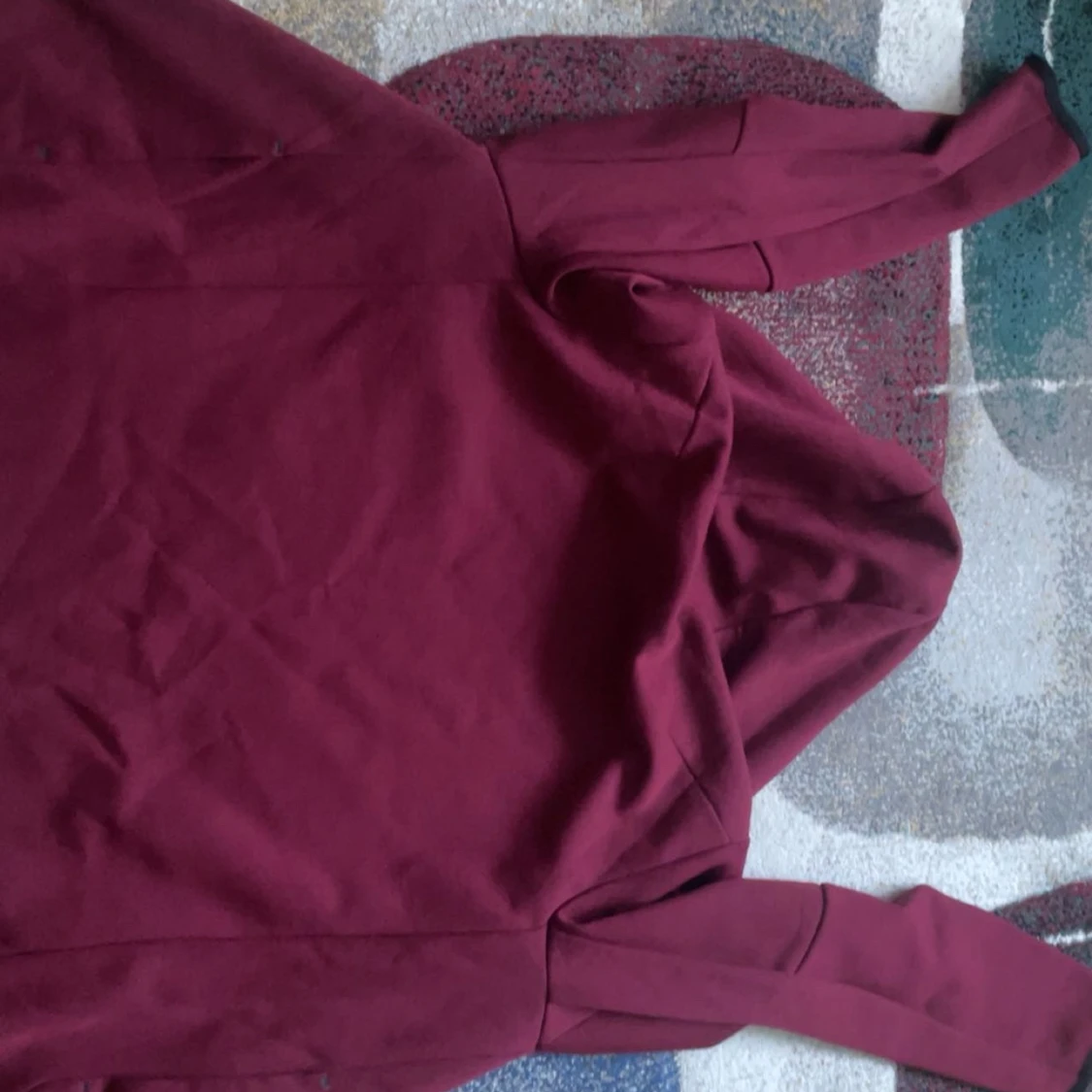 Vinröd hoodie från Nike i storlek L - 2