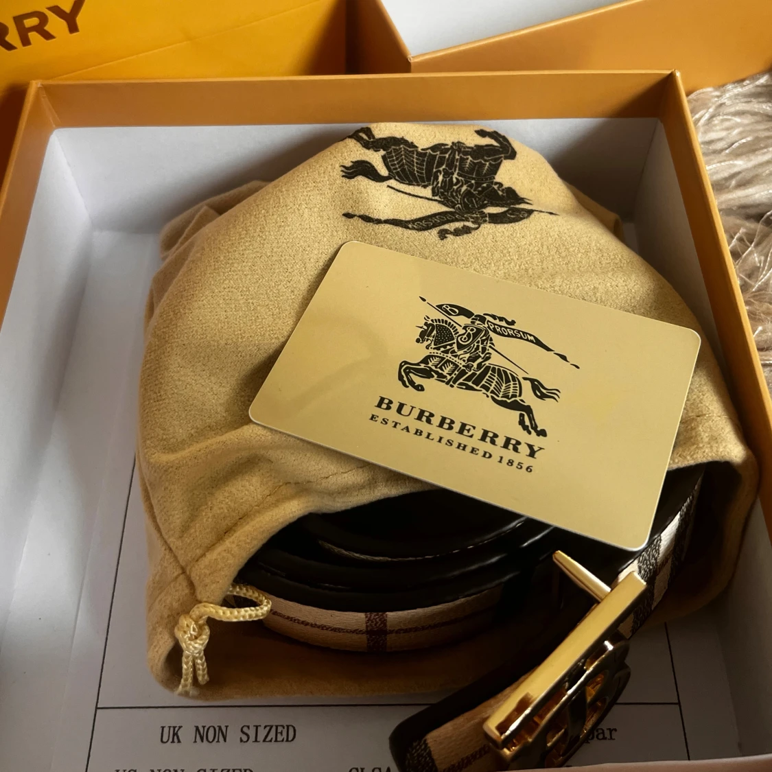 Vändbar burberry läder bälte  - 1