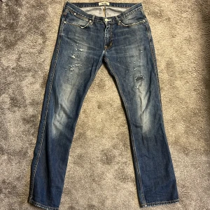 Acne Jeans  - Custom Made Acne Studios Jeans med tvätt och slitage. Väldigt bra skick! 
