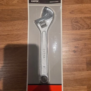 Skiftnyckel,  8 - Nyskick, aldrig använd. Obruten förpackning. 