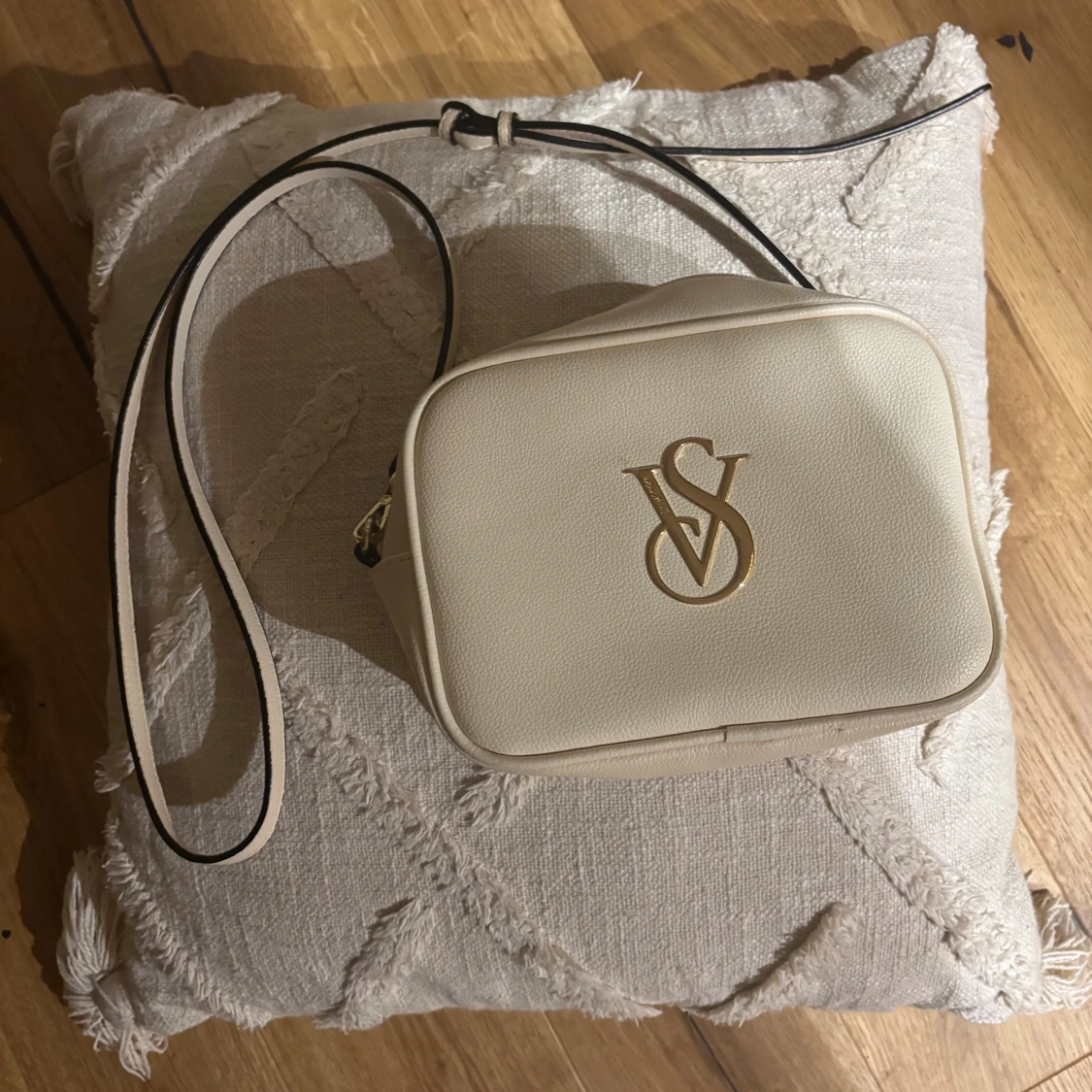 Ljusrosa väska från Victoria's Secret