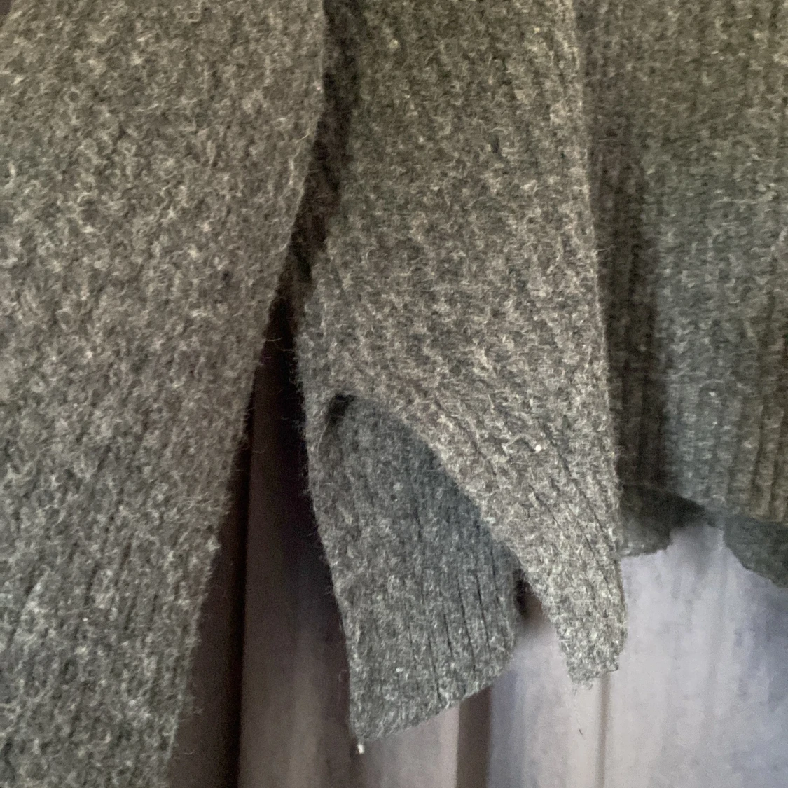 Grå stickad tröja från Gina Tricot - 4