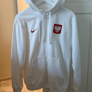 Nike x Polens landslag hoodie - Storlek S men passar M. Knappt använd