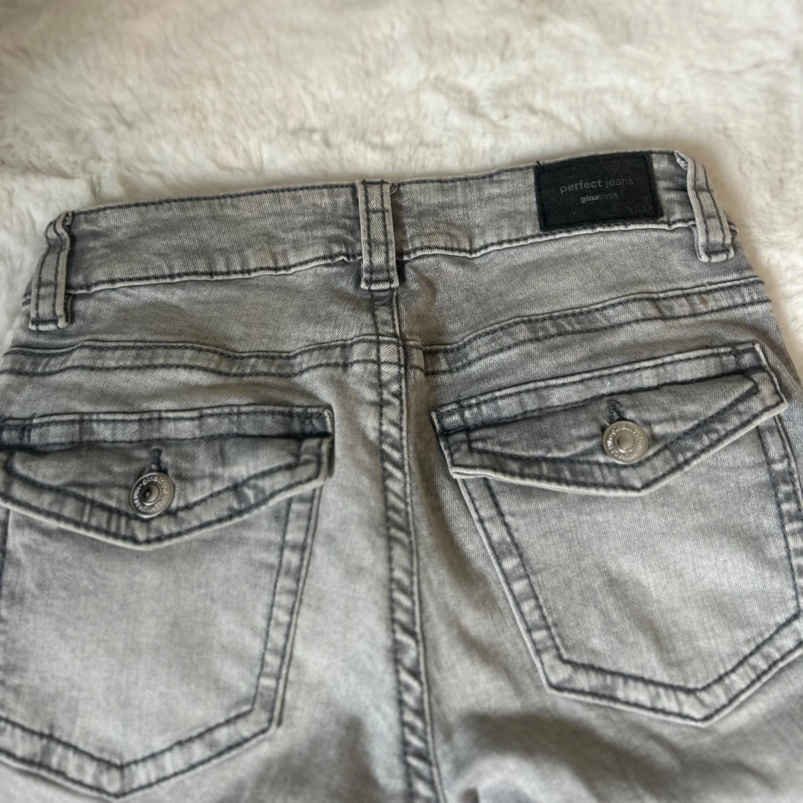 Grå bootcut jeans - 1