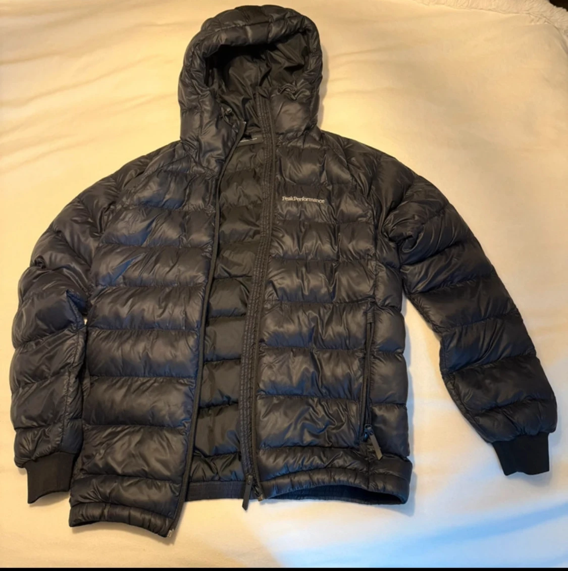 Svart Peak Performance dunjacka S