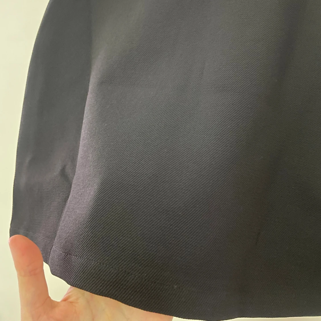 Svart kjol i kostym material  - 2